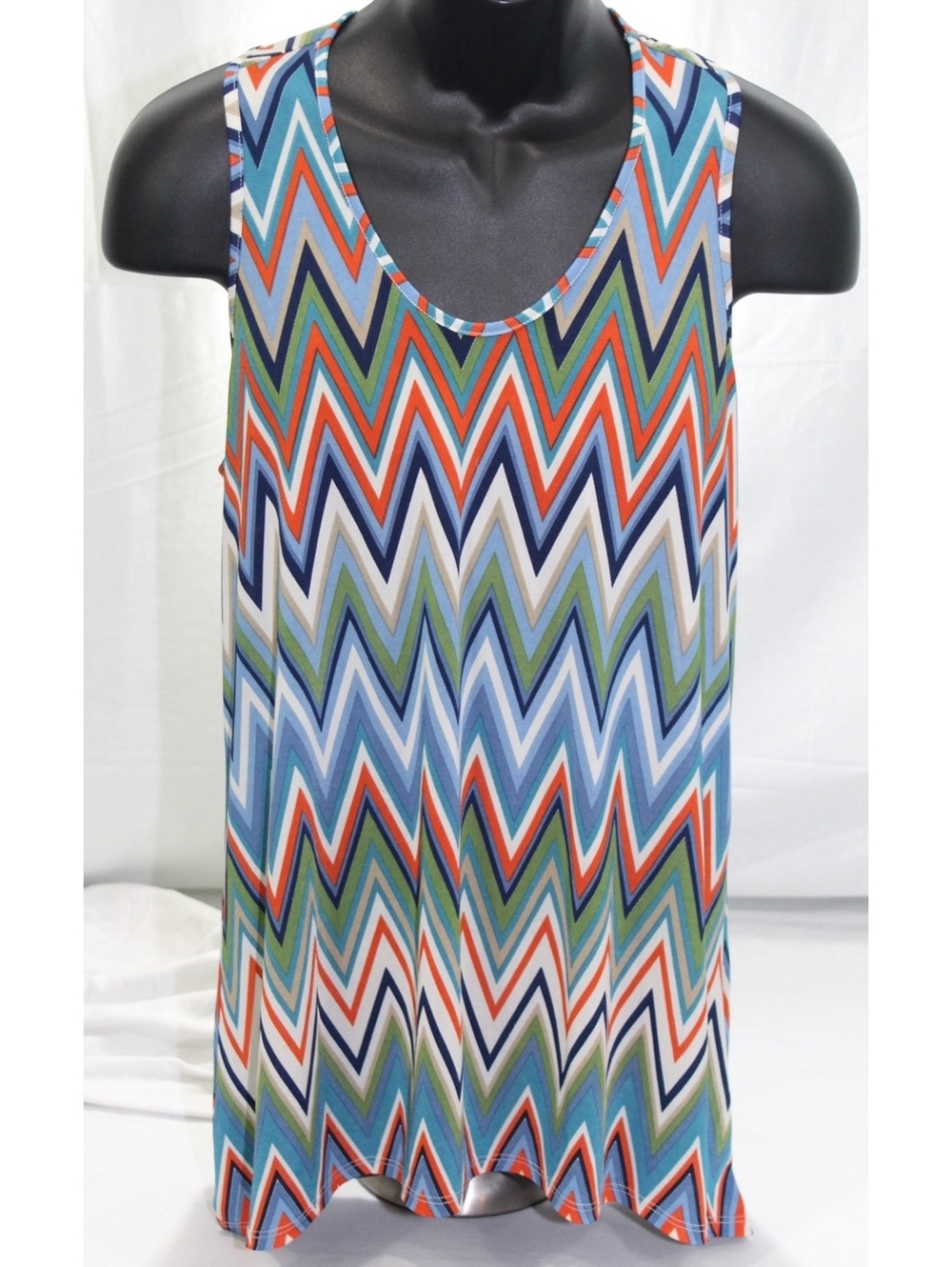 Everly Grey Womens Maternity Racer Back Tank Top Scoop Neck Shirt Zig Zag Medium - Picture 1 of 8